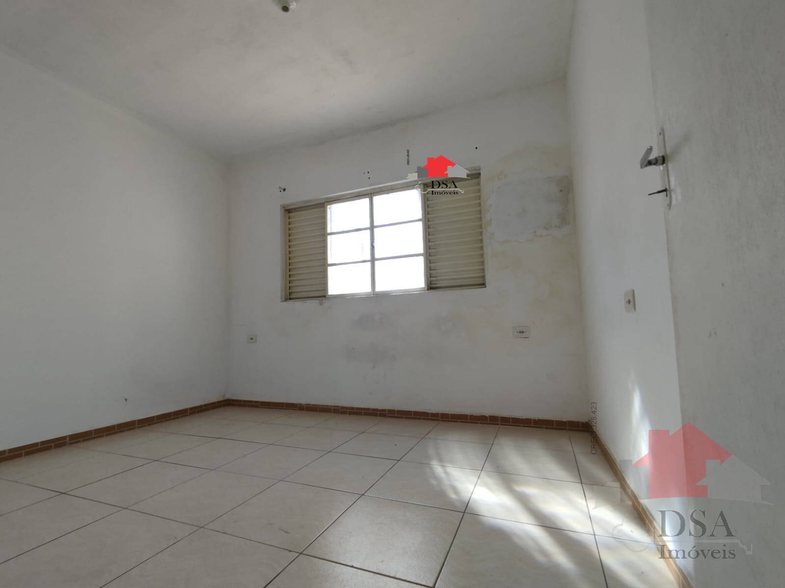 Casa para alugar com 2 quartos, 70m² - Foto 2